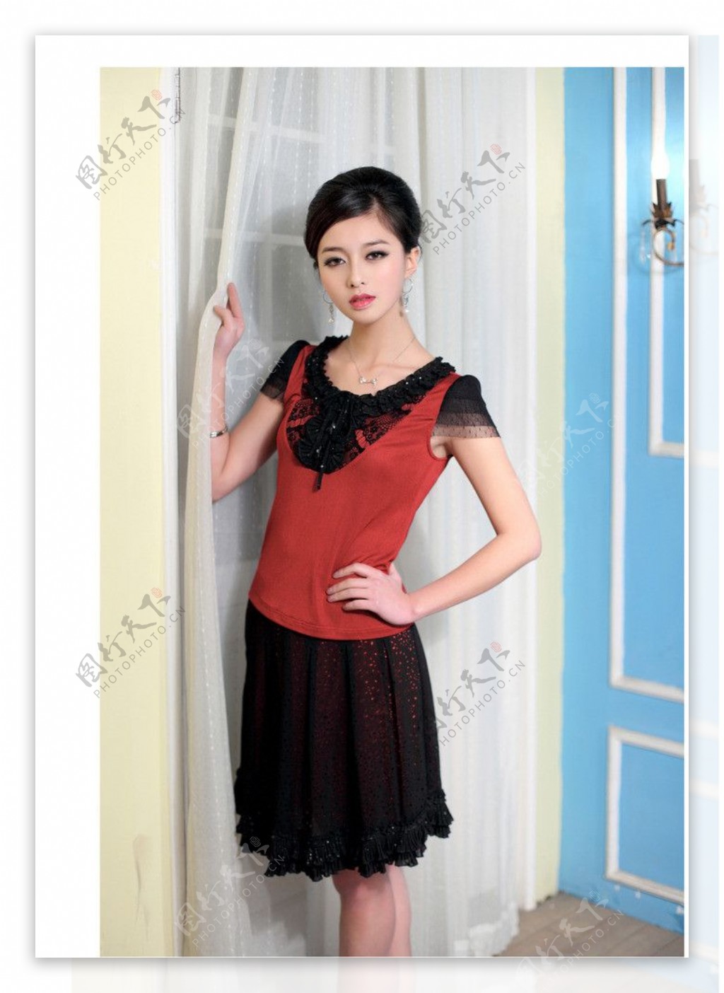 韩版红黑裙搭图片