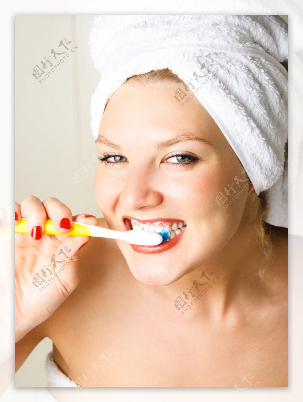 巴氏刷牙法教学图解,牢记刷牙八步法口诀获得健康口腔-起名-妈妈好孕网