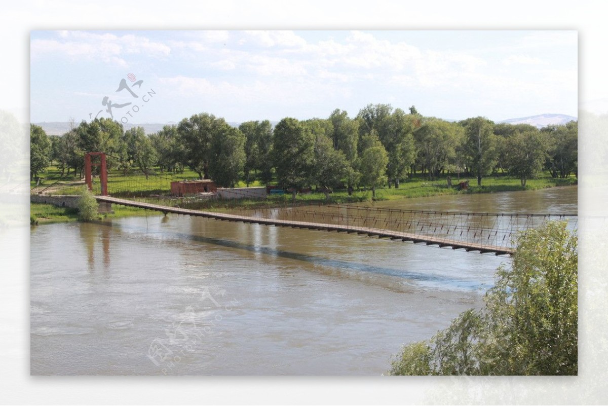 额尔齐斯河便桥图片