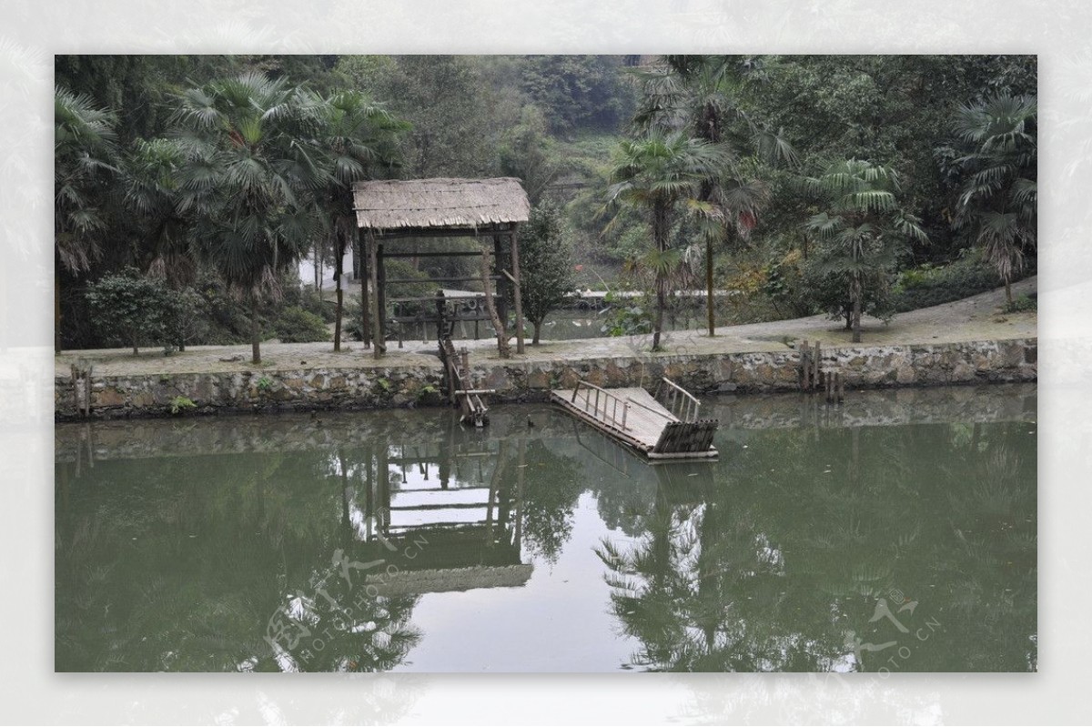 小山村图片