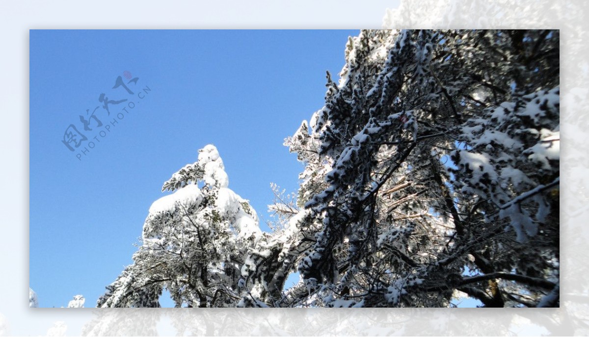 蓝天白雪图片