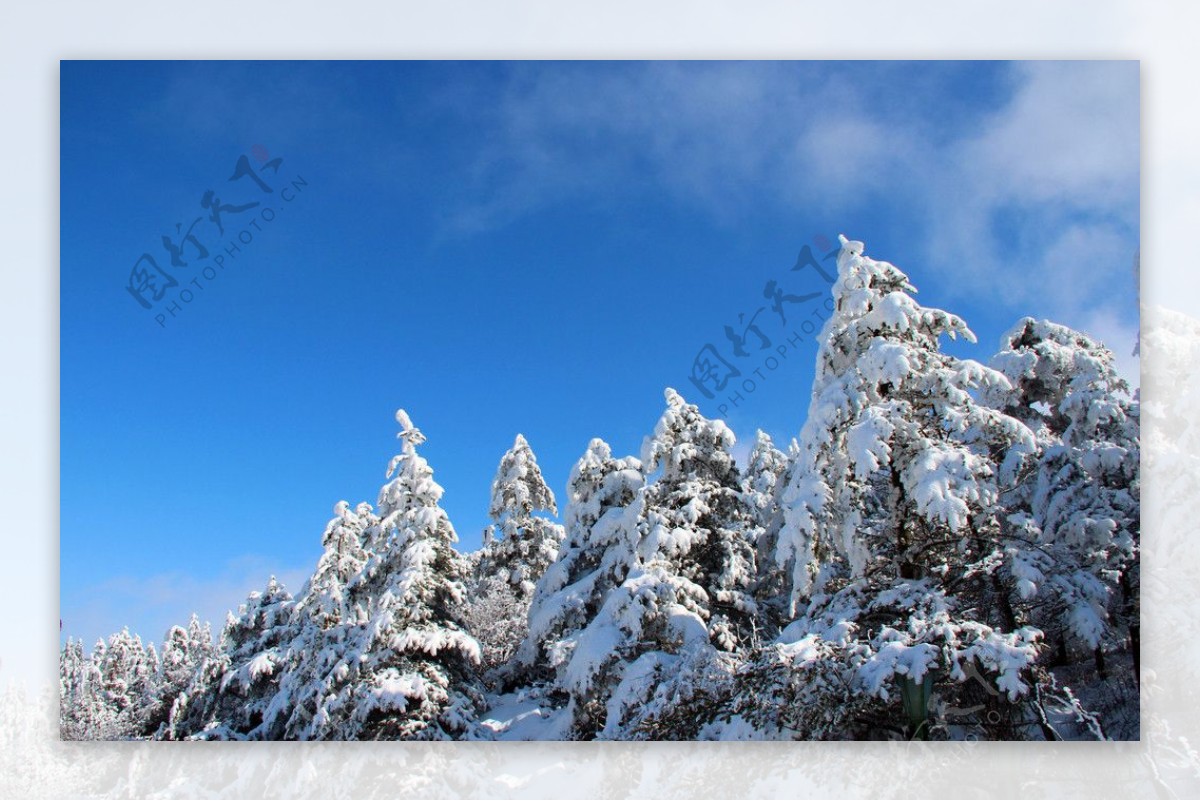 雪景峨眉山图片