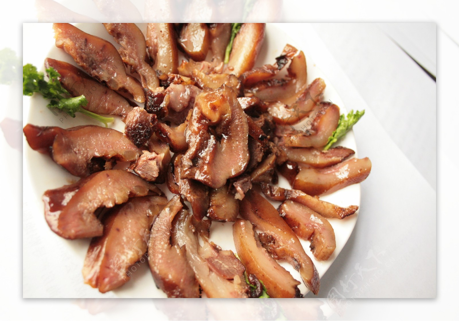 猪头肉熟食五香卤肉熟食猪肉批发卤熟去骨酱香猪头肉真空包装即食-阿里巴巴