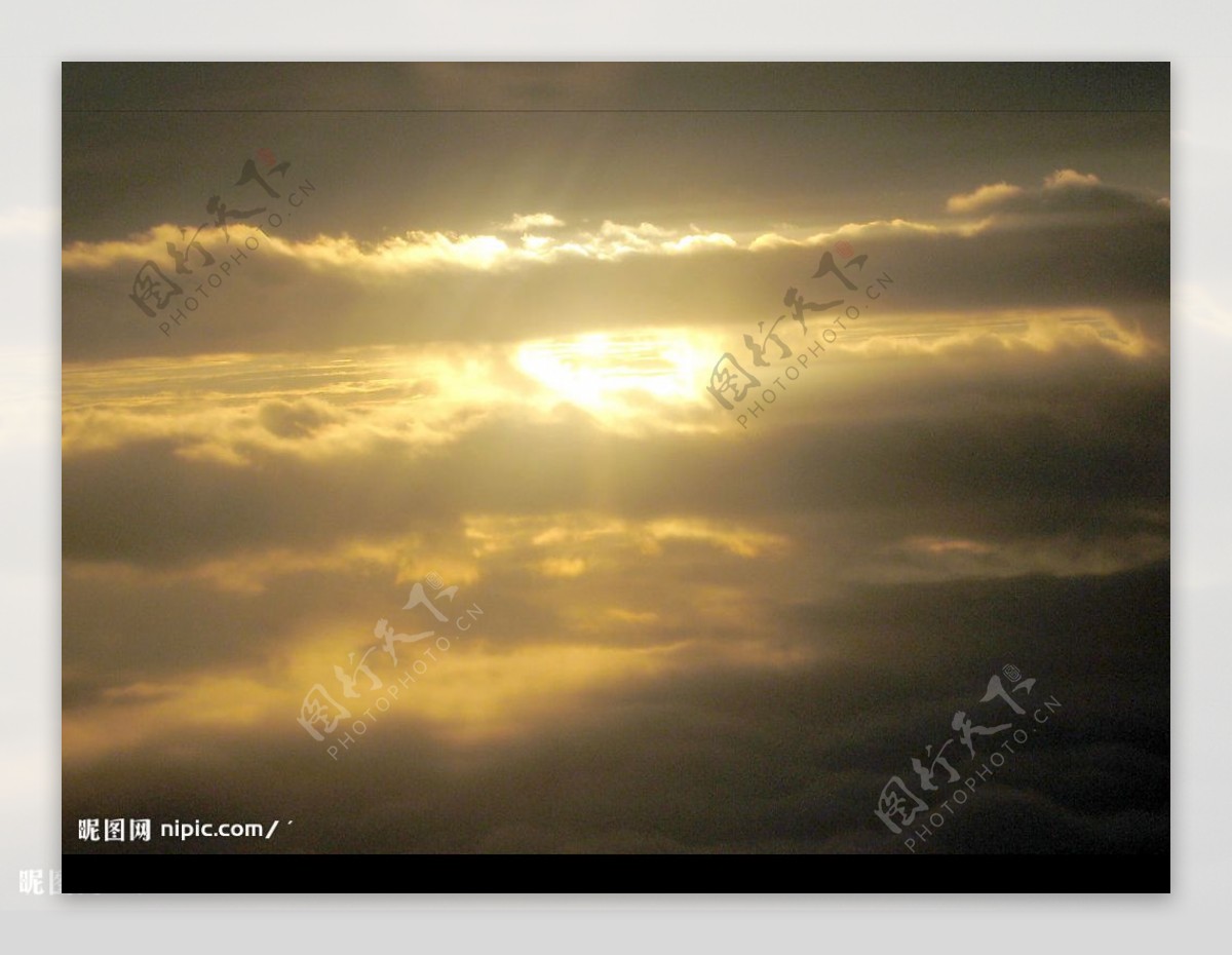 自然风景日落太阳阳光云层乌云图片