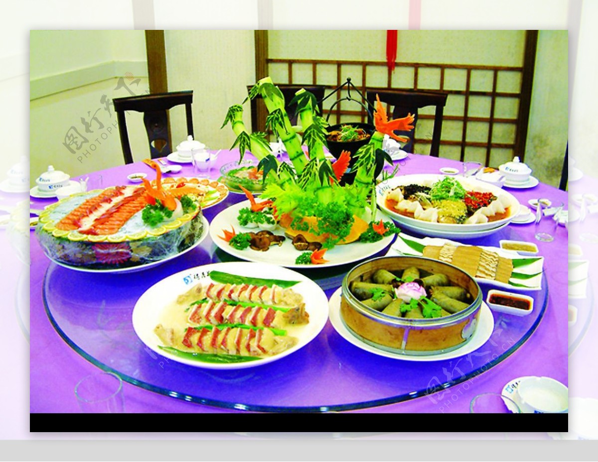 中式宴会酒桌布置图片