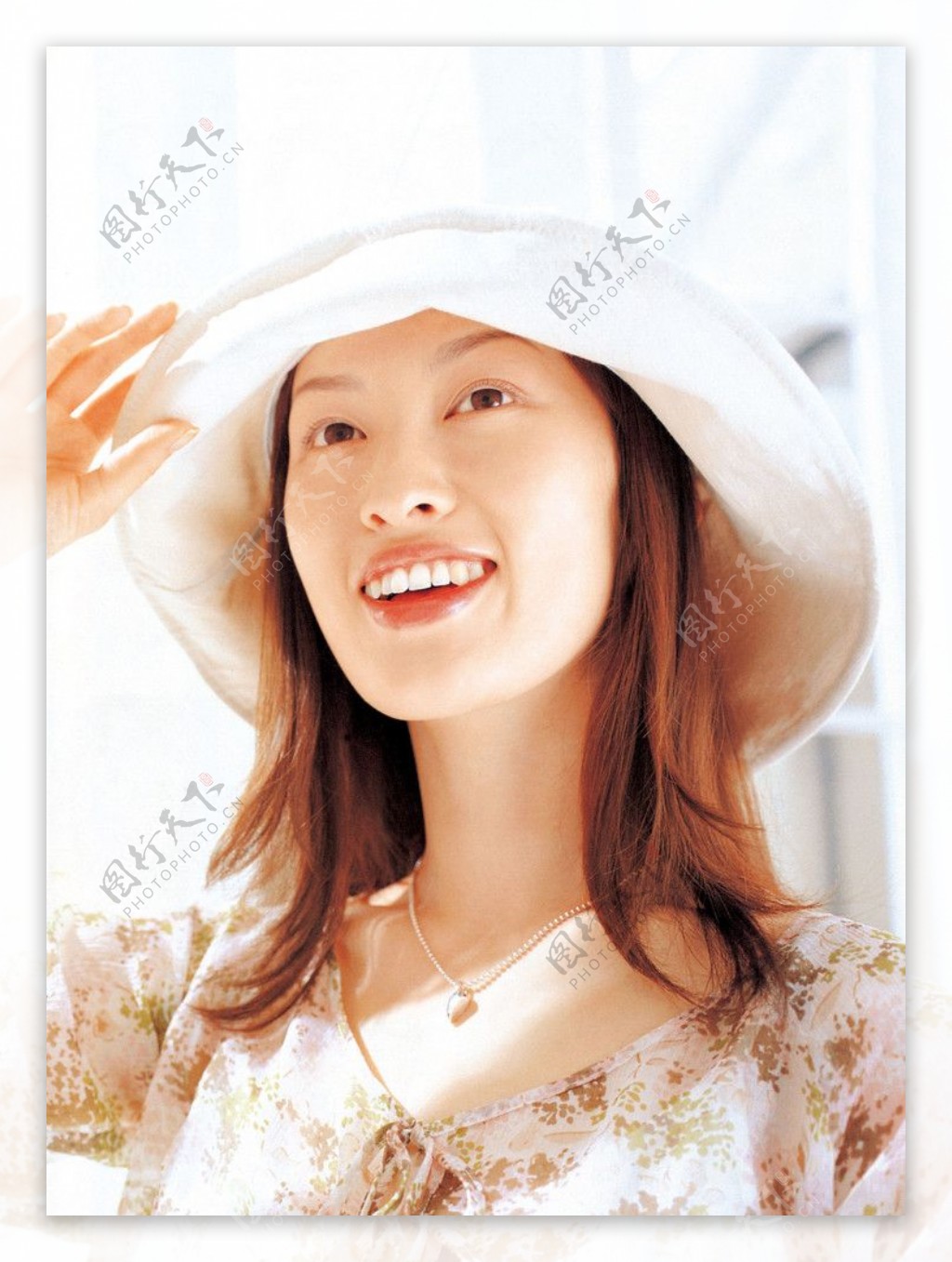 日本护肤品彩妆防晒女性人物模特图片