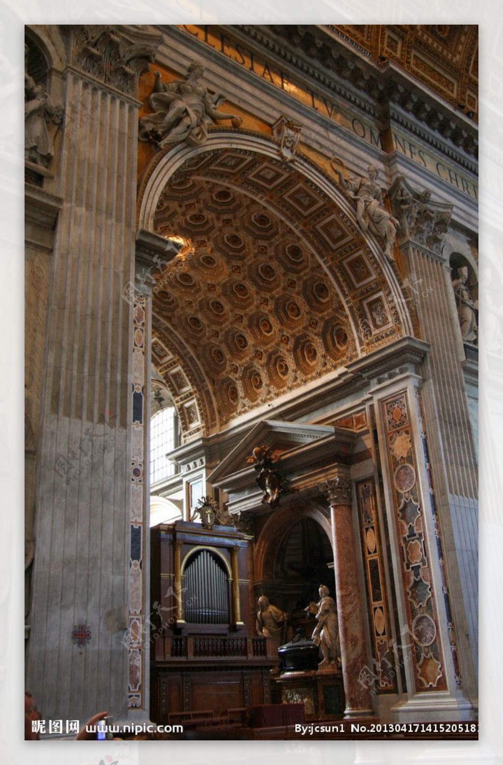 梵蒂冈教堂墙壁拱门图片
