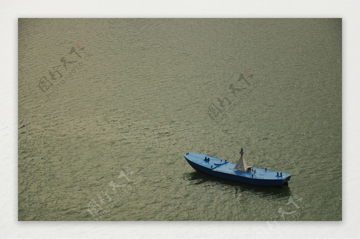 江中孤舟图片