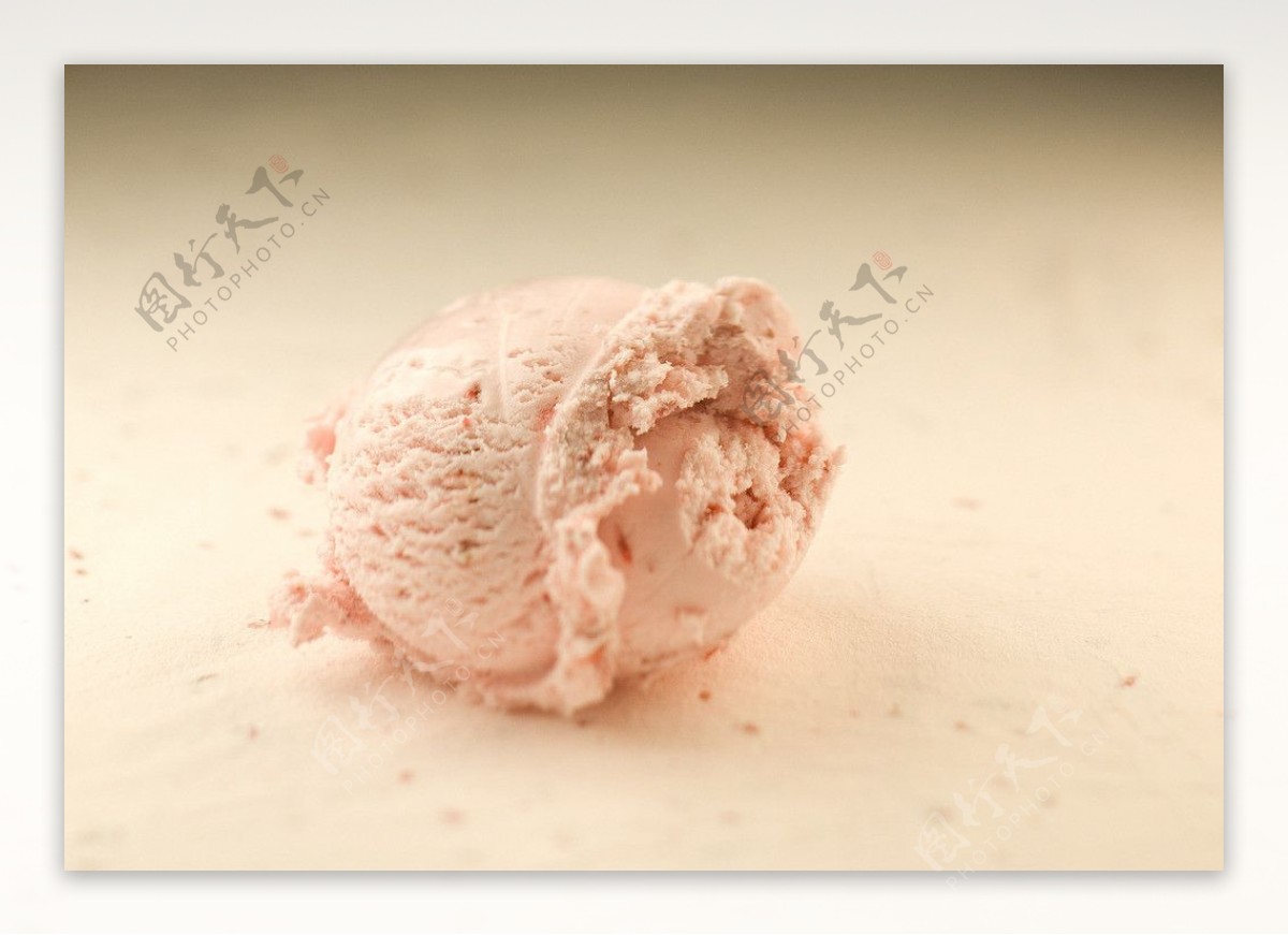 奶香草莓图片