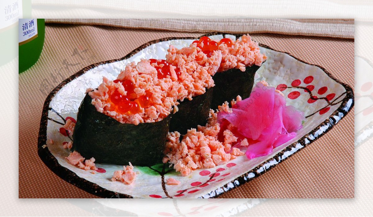 大鱼籽肉花寿司图片