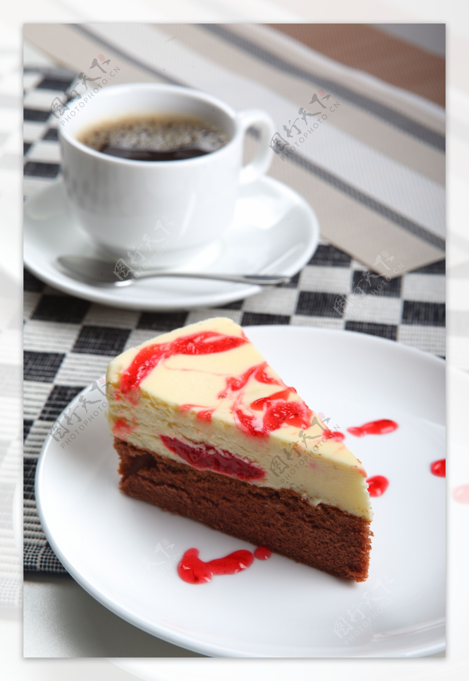 草莓乳酪蛋糕图片