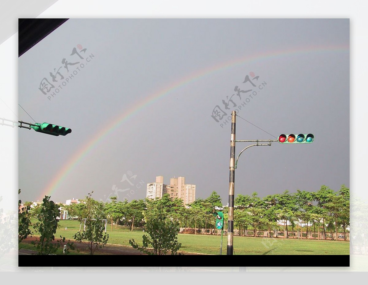 雨後的彩虹图片