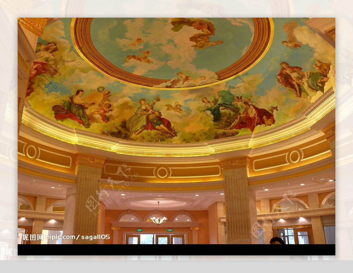 著名的碧桂园凤凰酒店大堂穹顶图片