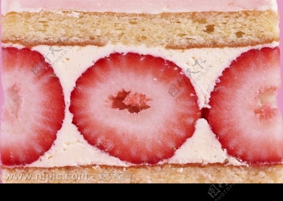 草莓j夹心甜点图片