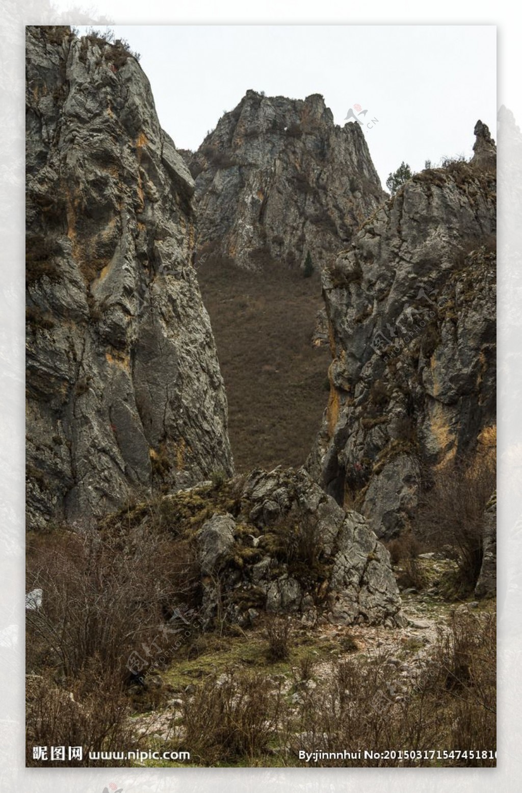 深山峡谷地貌图片