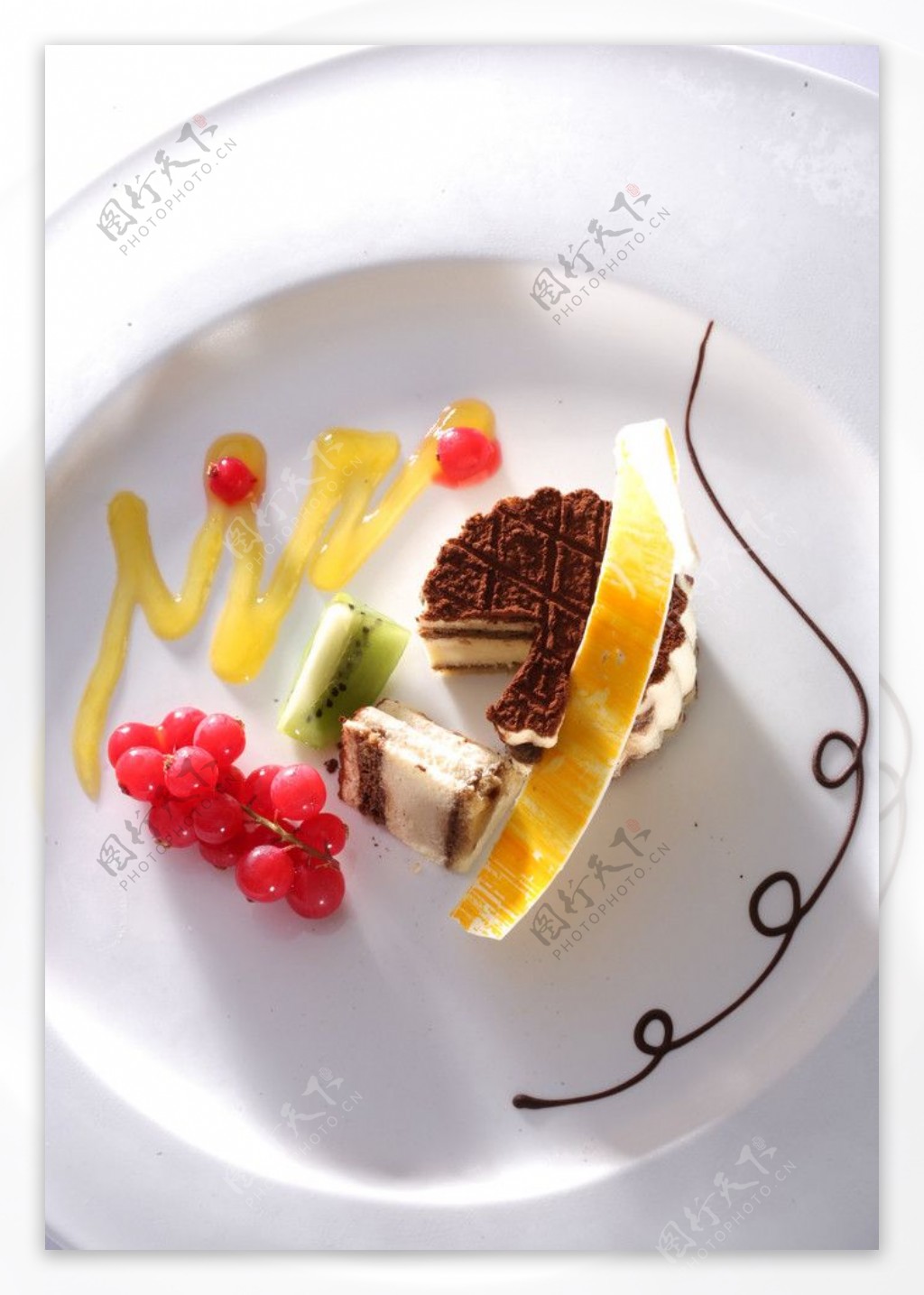 星级酒店的甜品提拉米苏图片