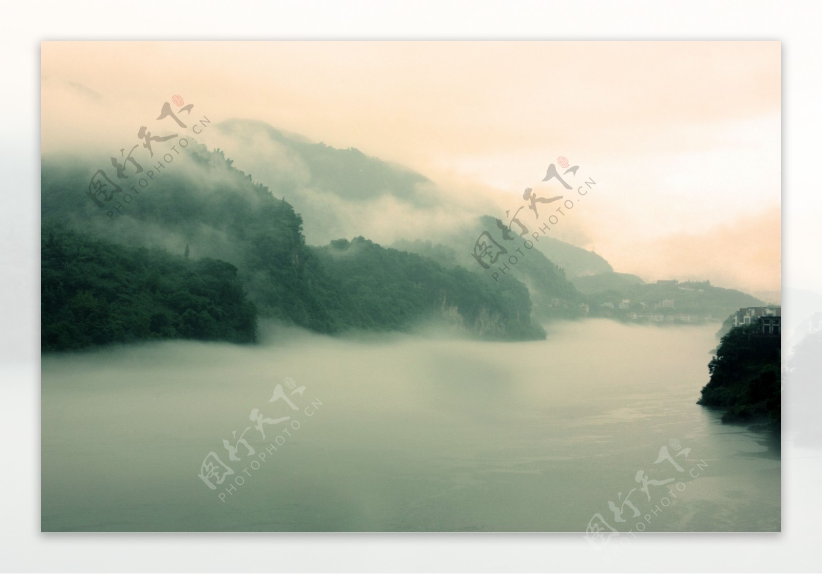 江雾图片