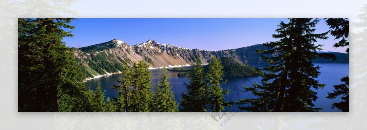 山脉湖水图片