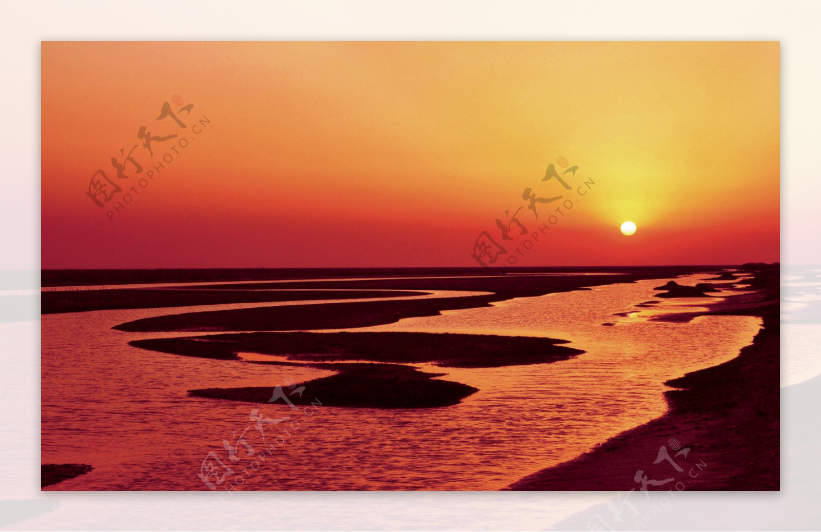 日出黄河口图片