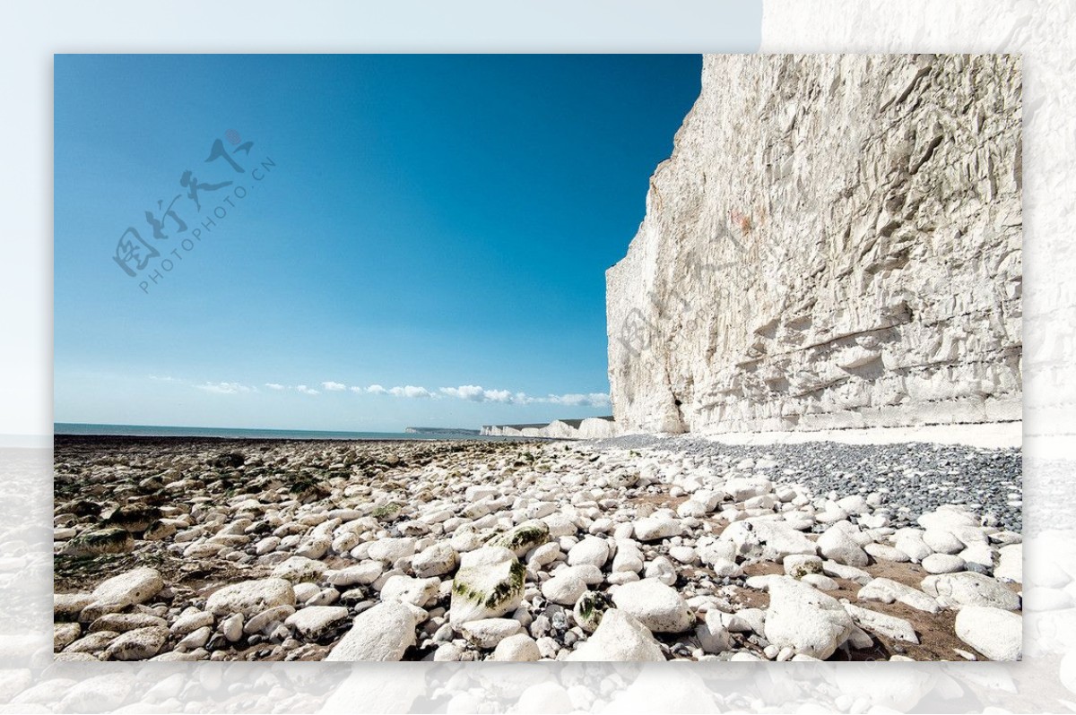 石头沙滩图片