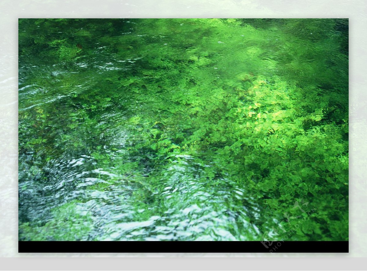 溪水瀑布涌泉流水水纹图片