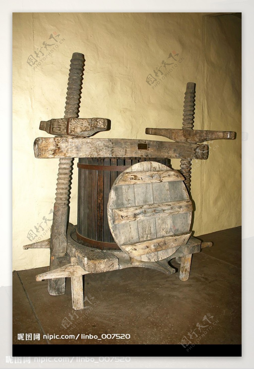 16世纪葡萄酒压榨机图片