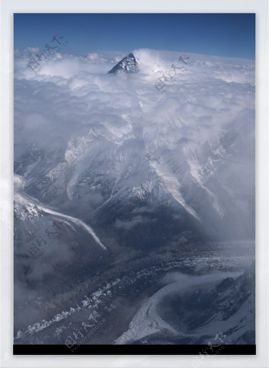 雪山云海图片