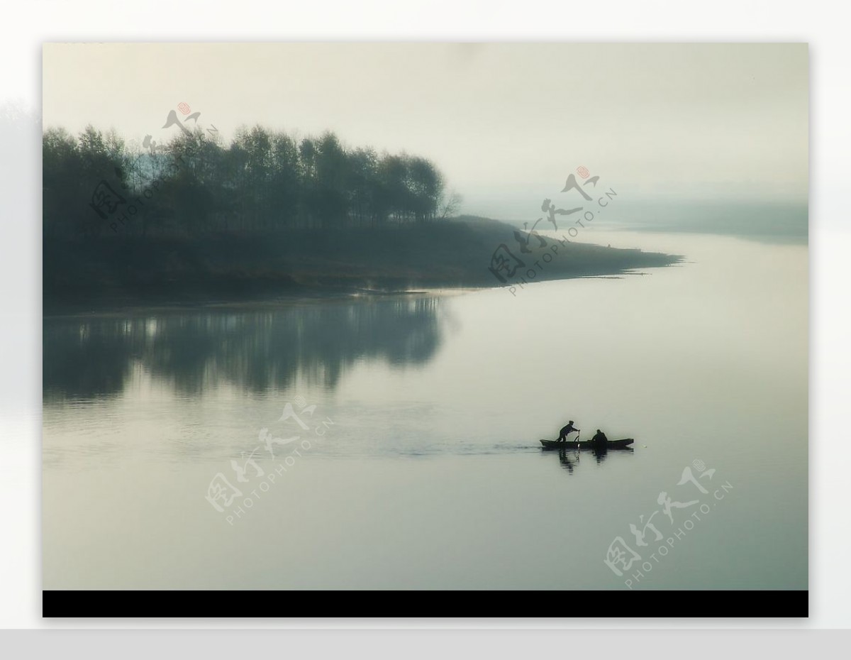 巴兰河雾景图片