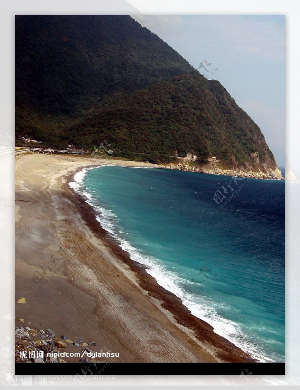 在台灣花蓮深藍色的海洋图片