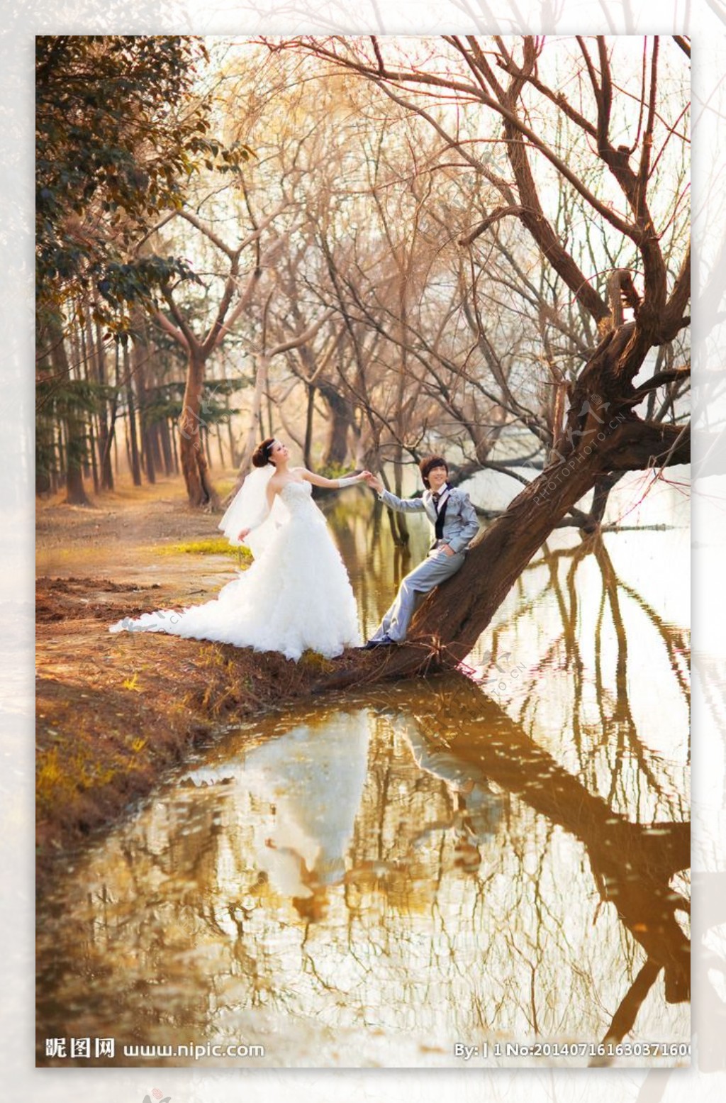 河边婚纱摄影图片