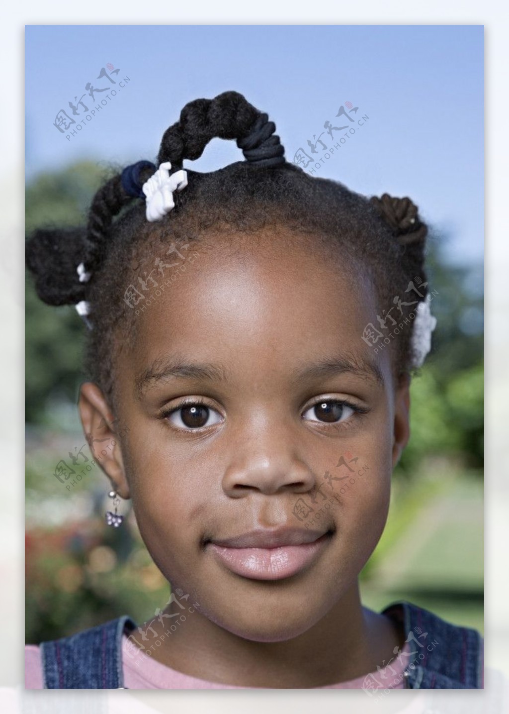 黑人小女孩图片素材-编号18114104-图行天下