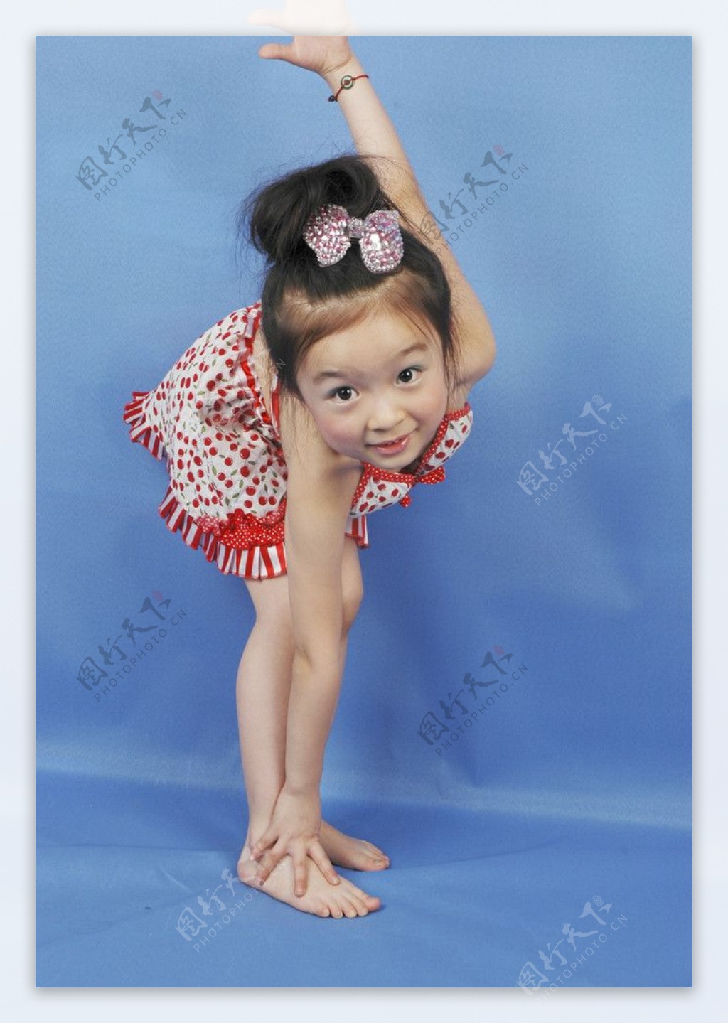 最漂亮美丽的小姑娘漂亮儿童漂亮儿童幼儿小孩人物图库儿童幼儿摄影300DPIJPG图片