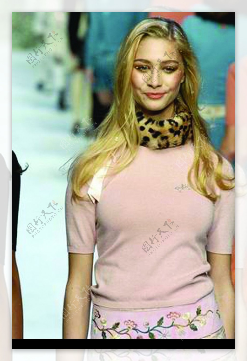 米兰2004女装秋冬新品发布会0221