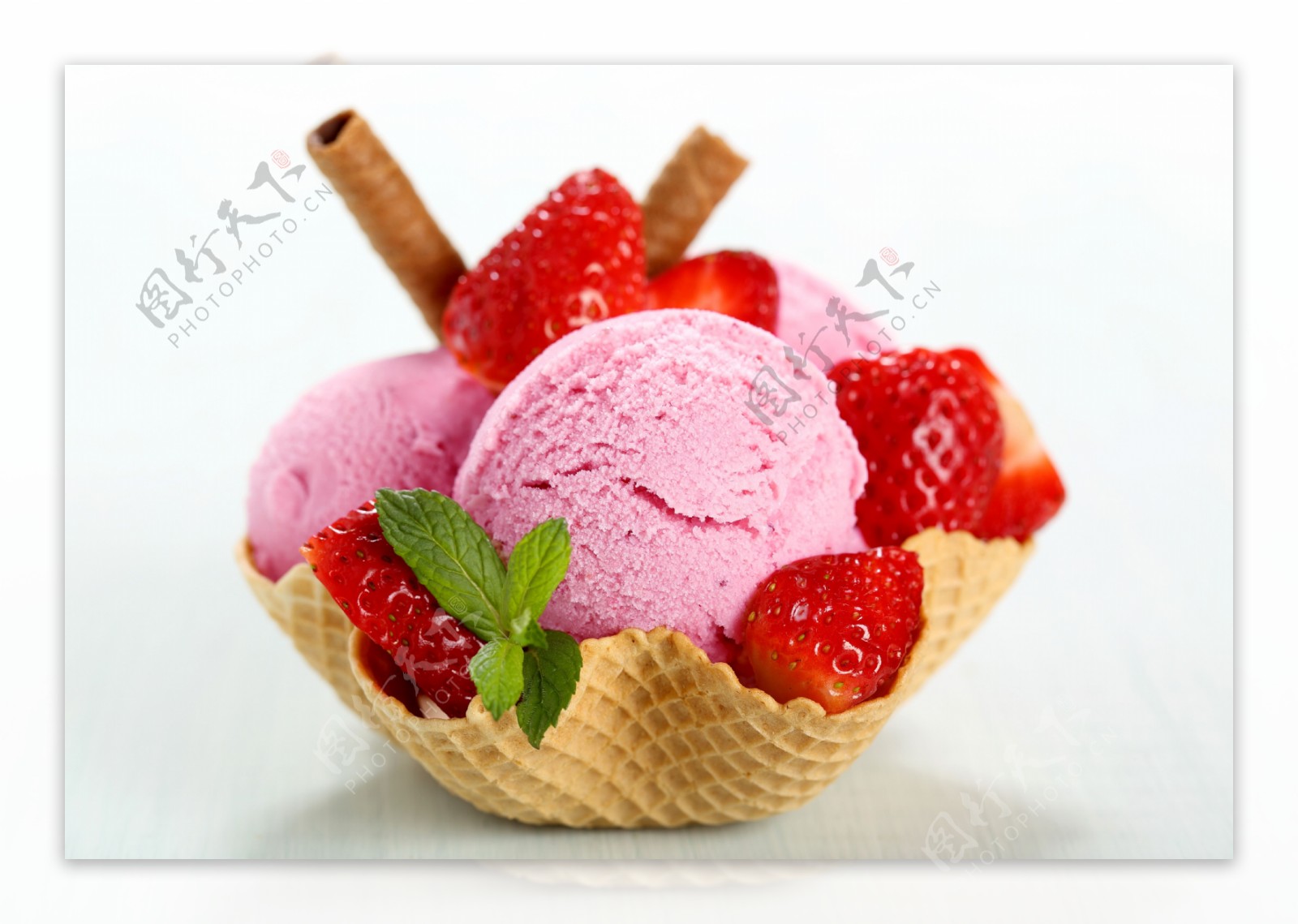 一碗草莓冰激凌图片素材-编号28803389-图行天下