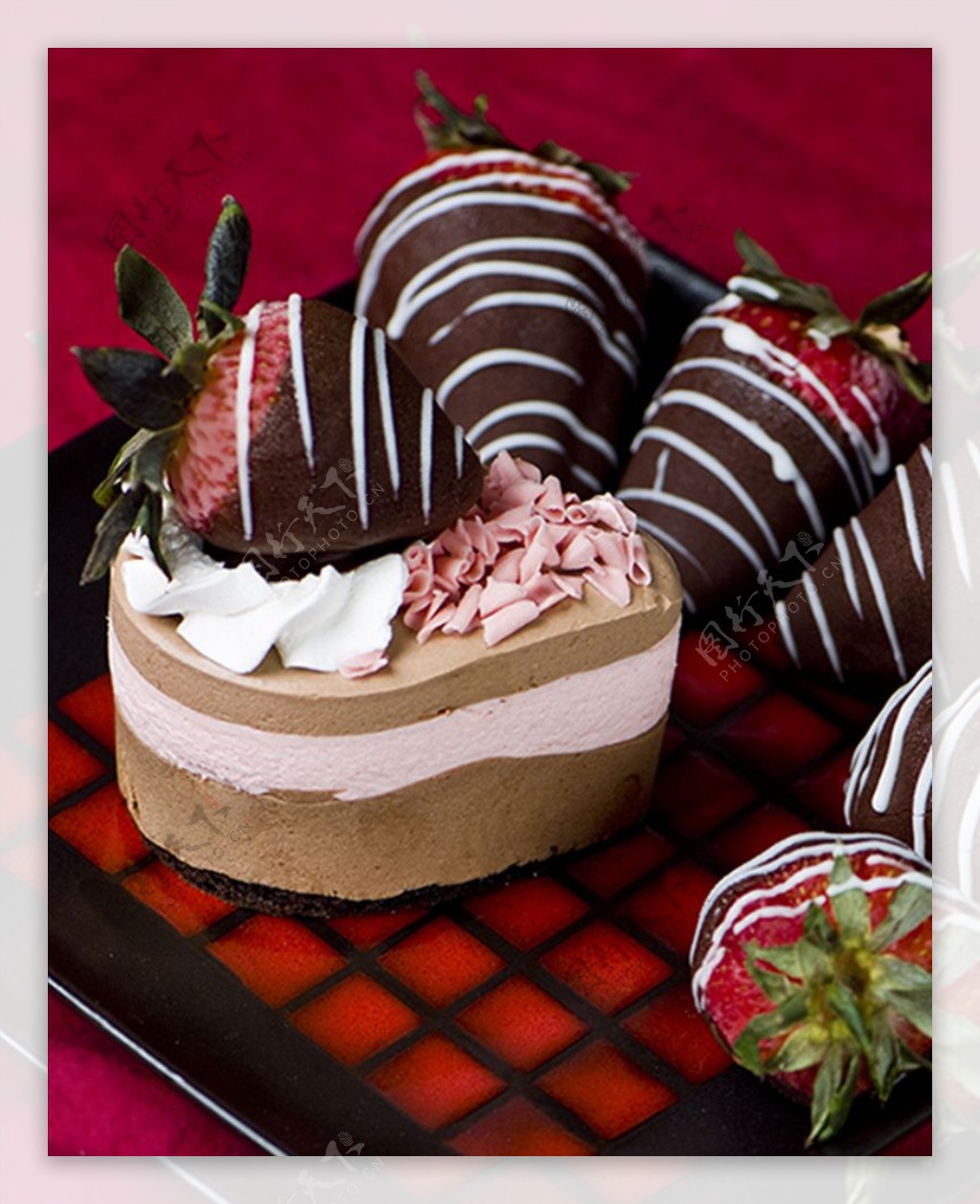 巧克力草莓糕点