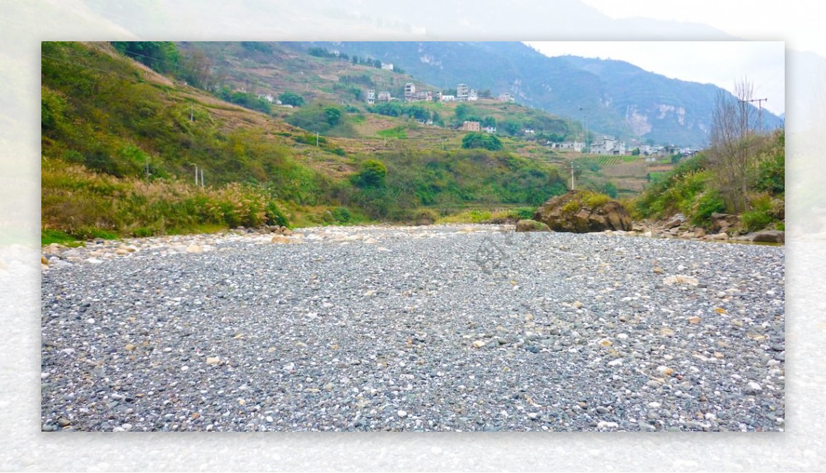 河滩鹅卵石河道沙滩