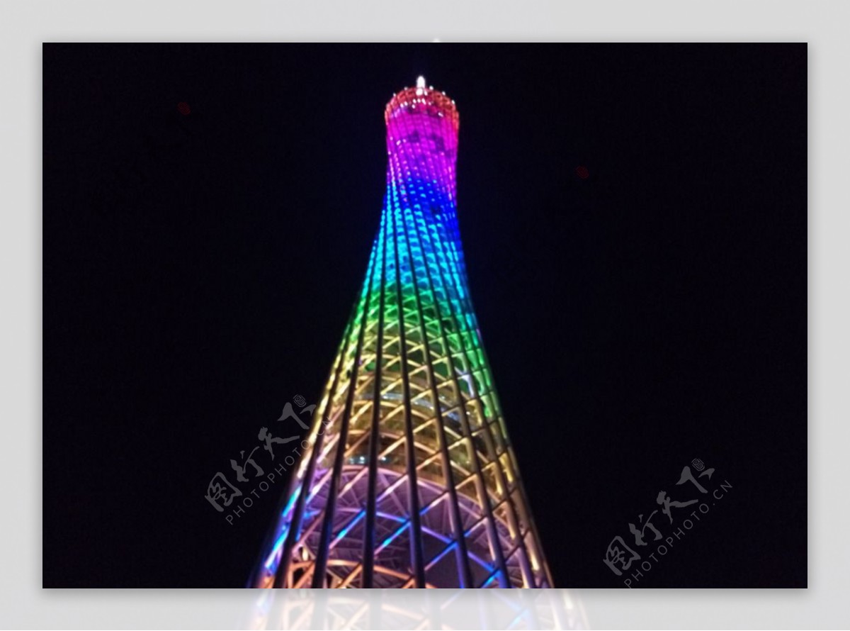 多彩夜色的广州塔
