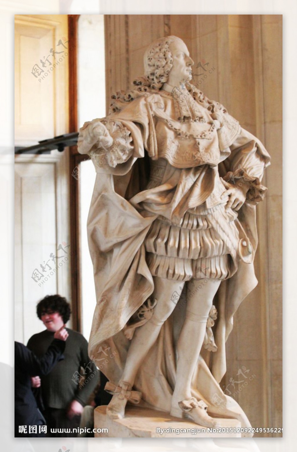 法国卢浮宫古罗马时期雕塑贵族