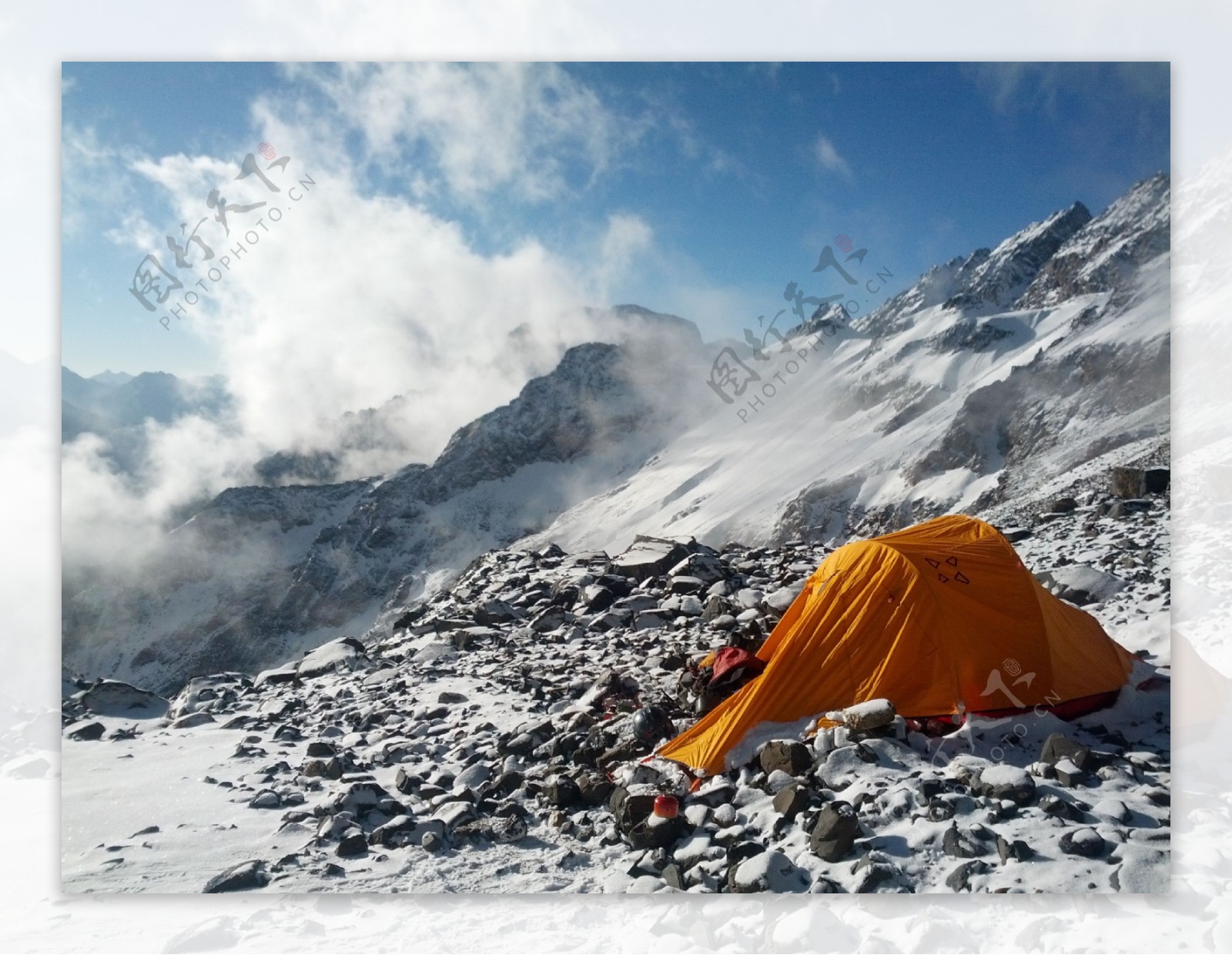 登山户外雪景