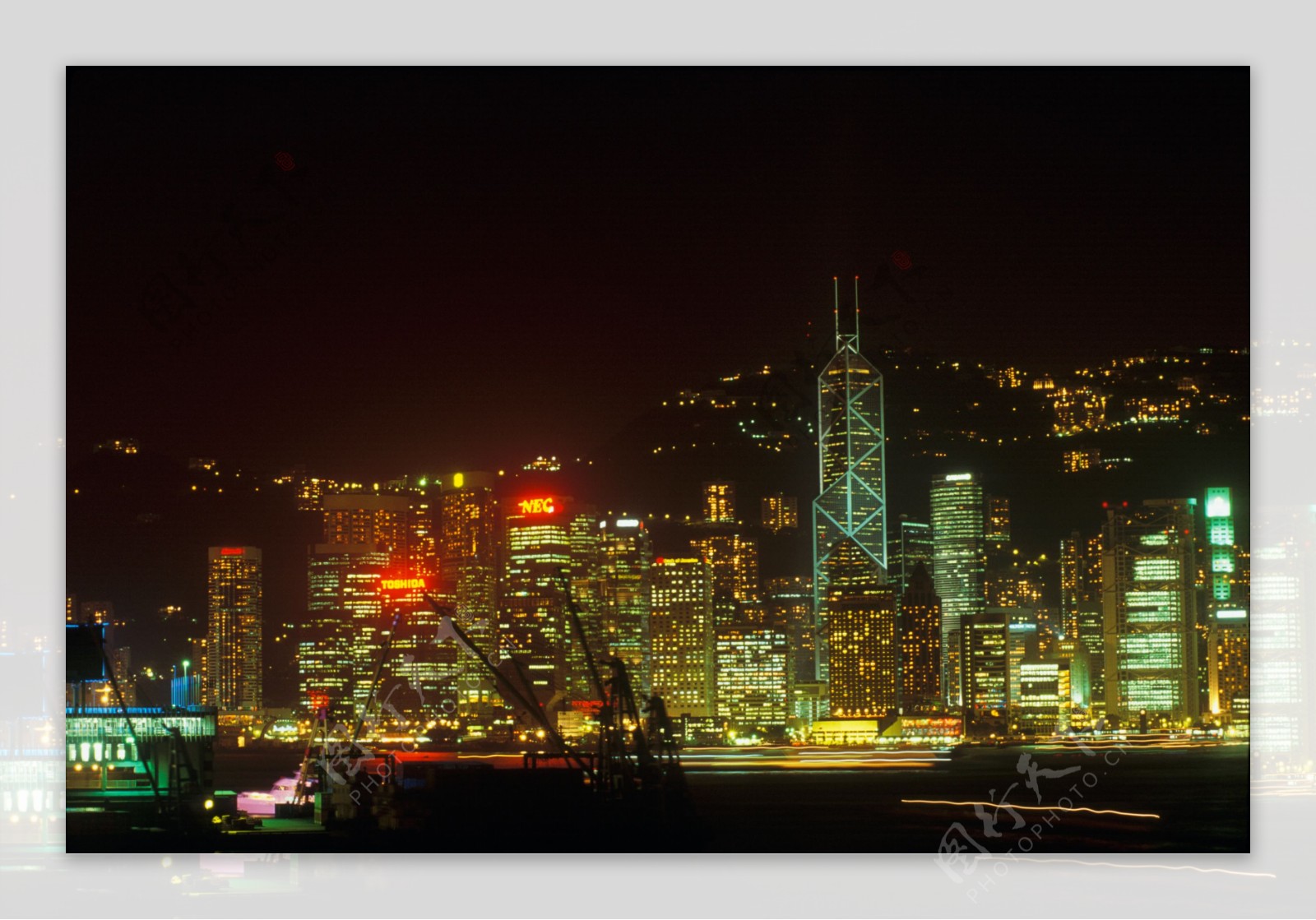 繁华的香港城市夜景图片