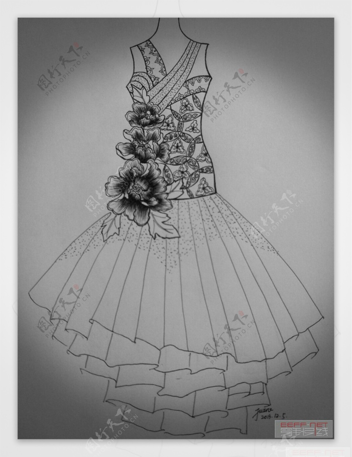 花朵婚纱裙设计图