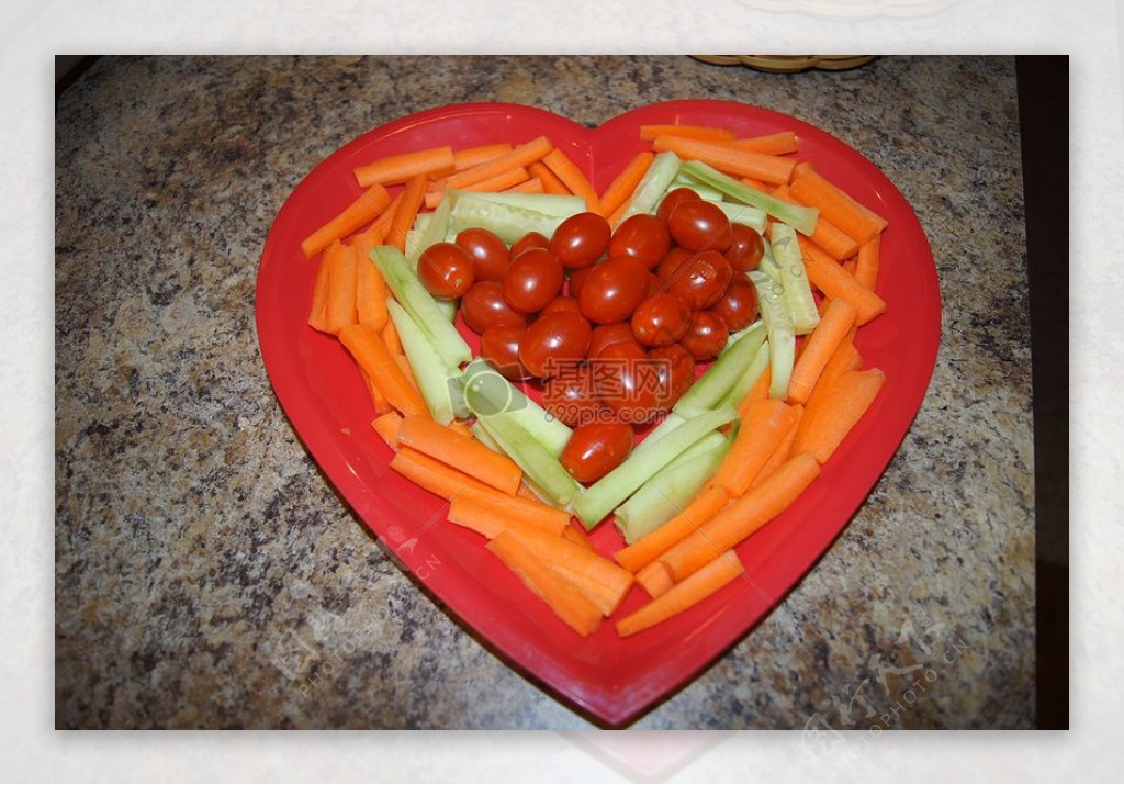 心形的蔬菜拼盘
