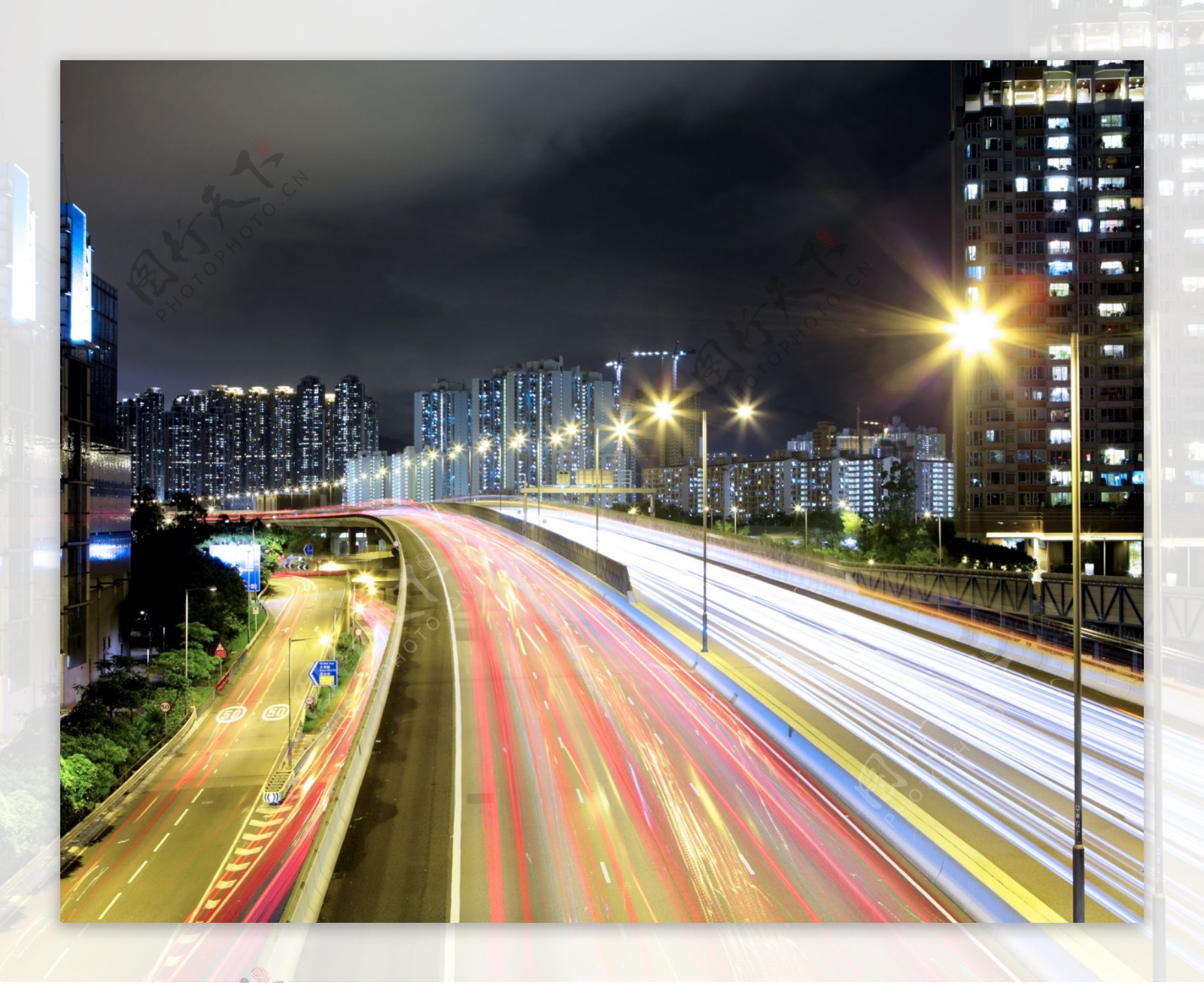 美丽的城市道路夜景图片