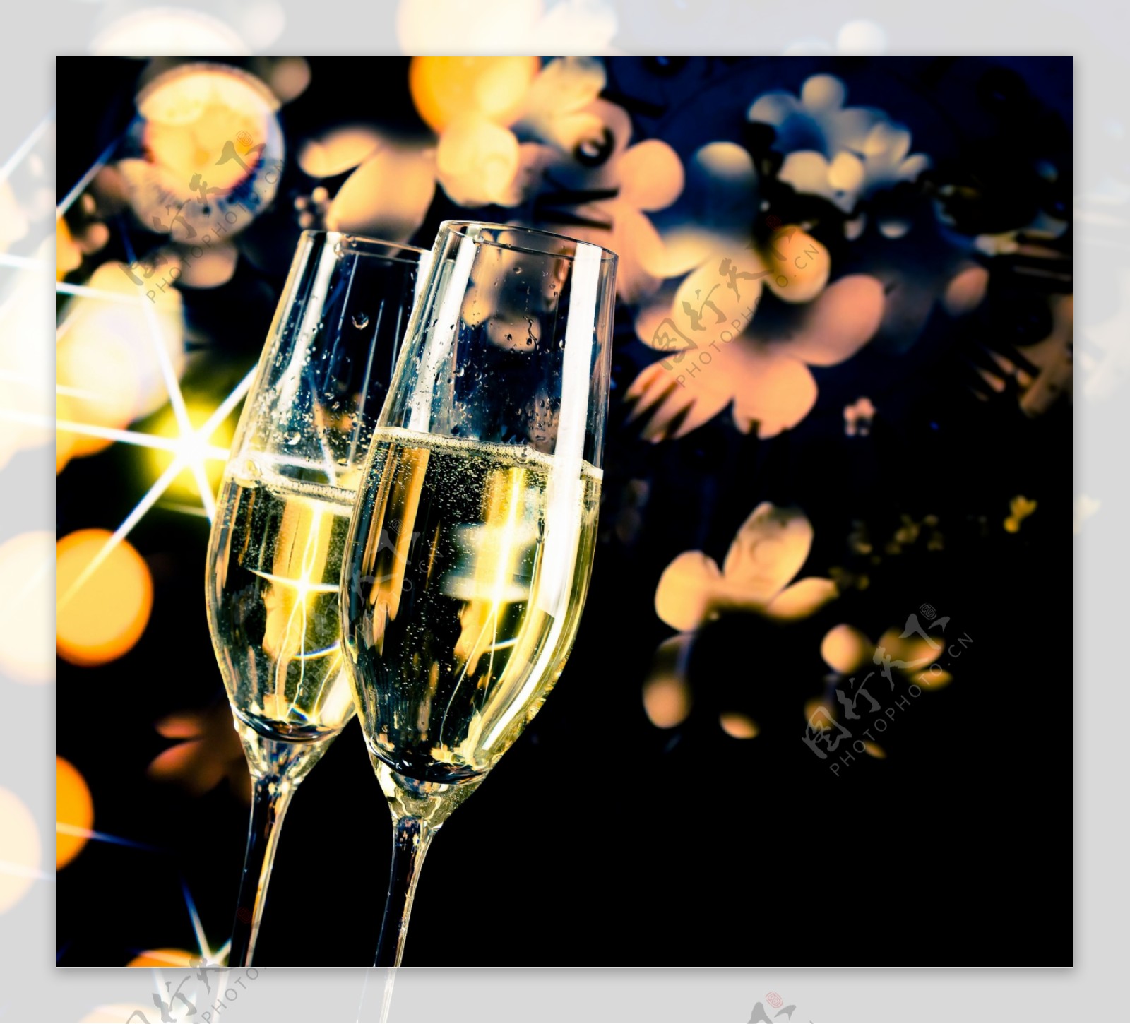 香槟与梦幻花朵图片