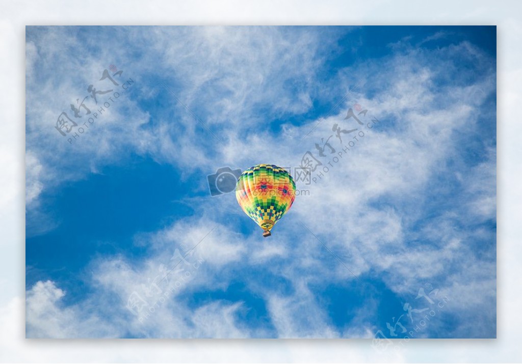 天空飞行自由探险热空气气球