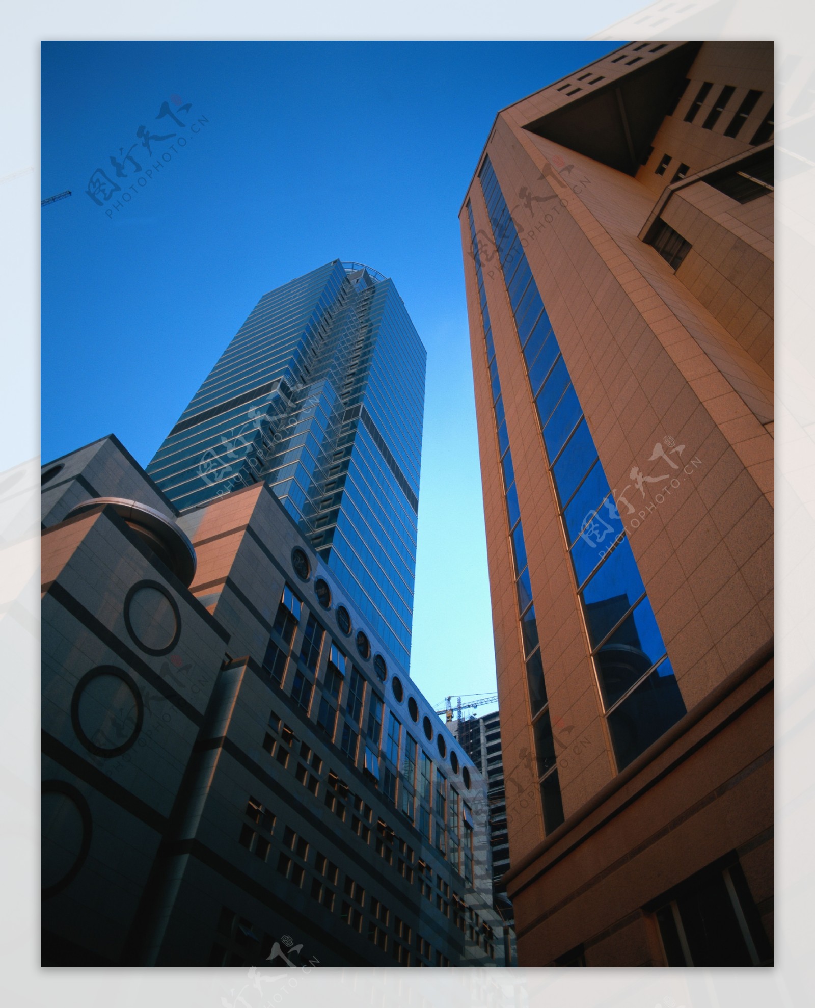 现代城市高楼摄影图片
