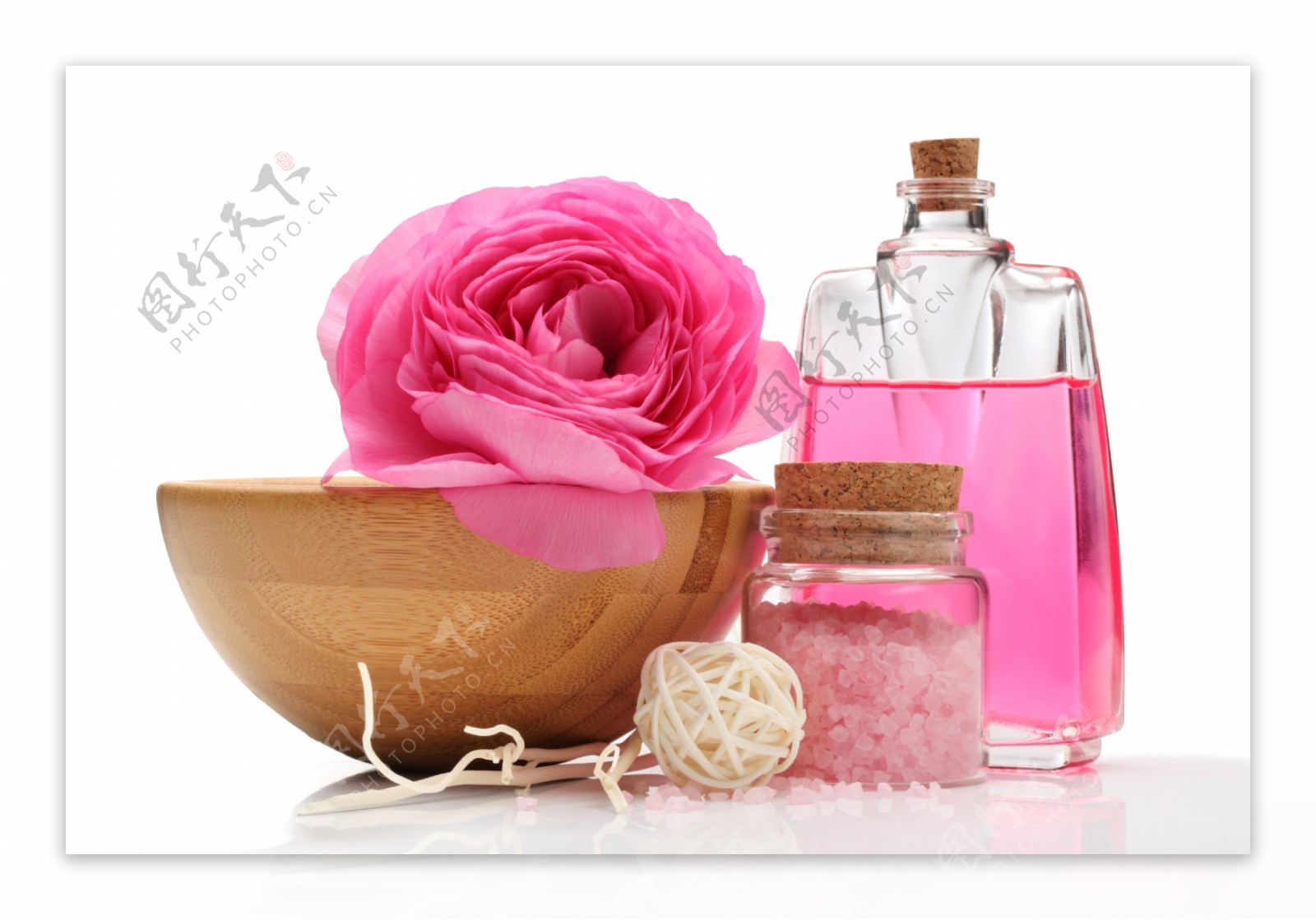 粉色玫瑰花和精油图片