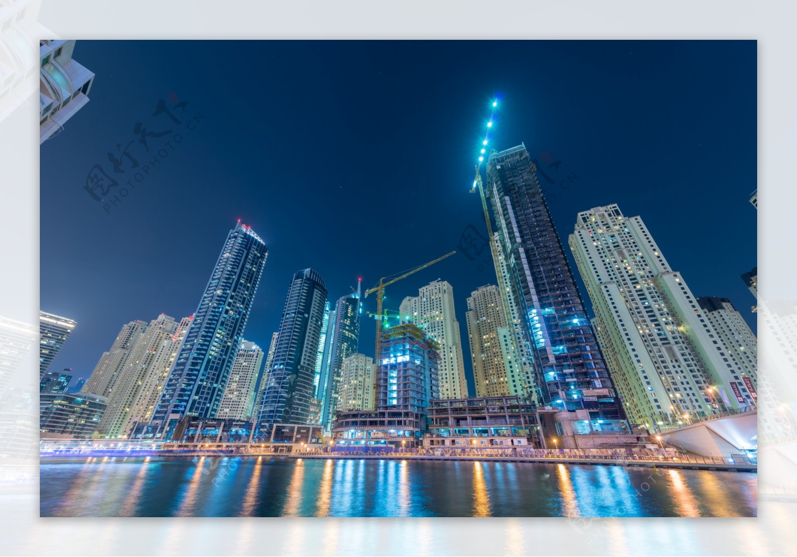 迪拜高楼夜景摄影
