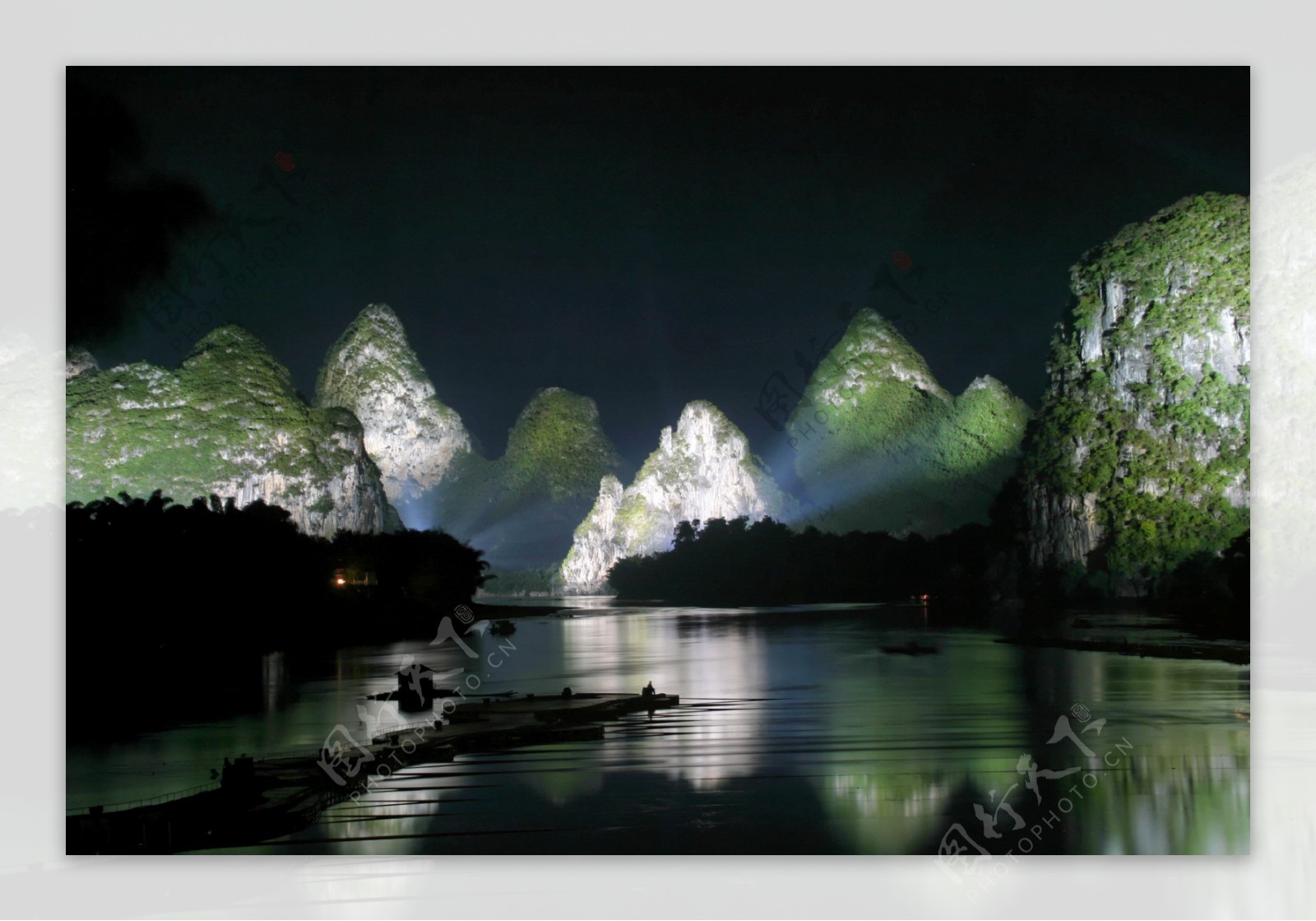 美丽的桂林山水夜景图片
