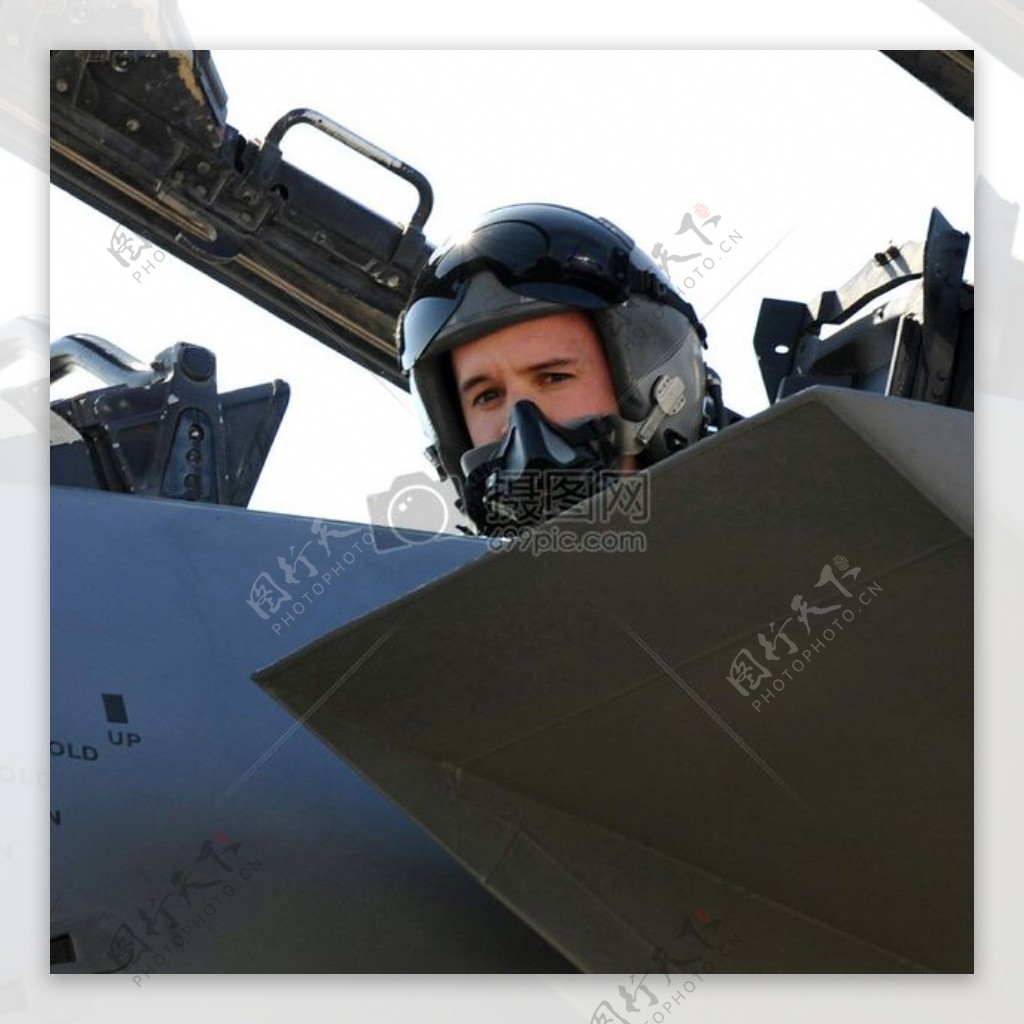 F15E飞行员保护地面部队大规模交火